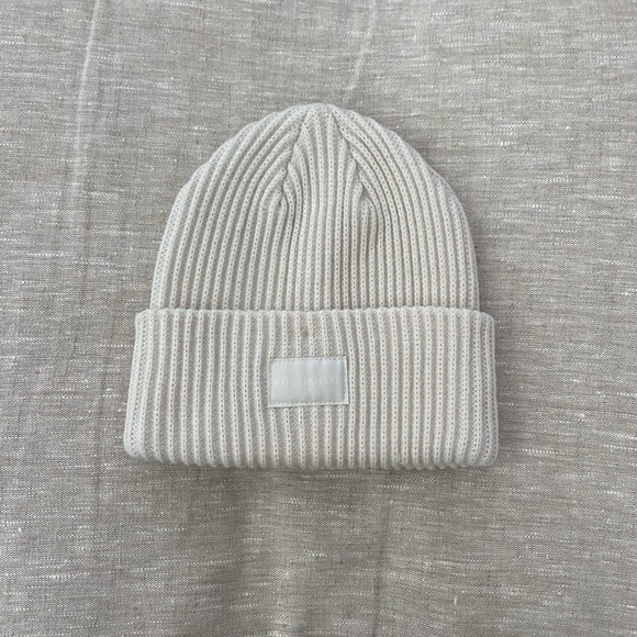 Cream and black beanies - Picture 1 of 2